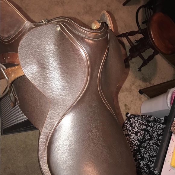 Leather English Saddle - Picture 4 of 8